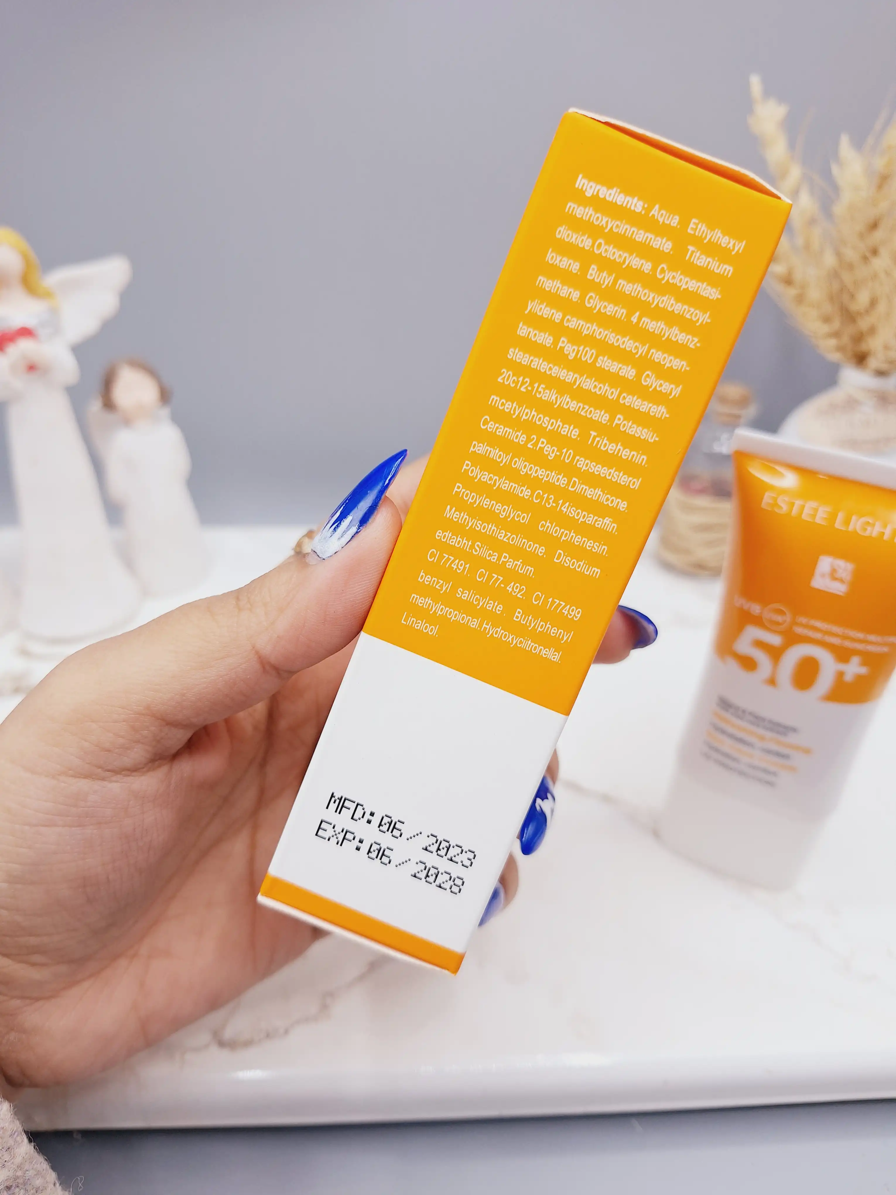 ضد آفتاب استی لایت رنگی SPF 50 غنی شده با آلوئه ورا کد 86117