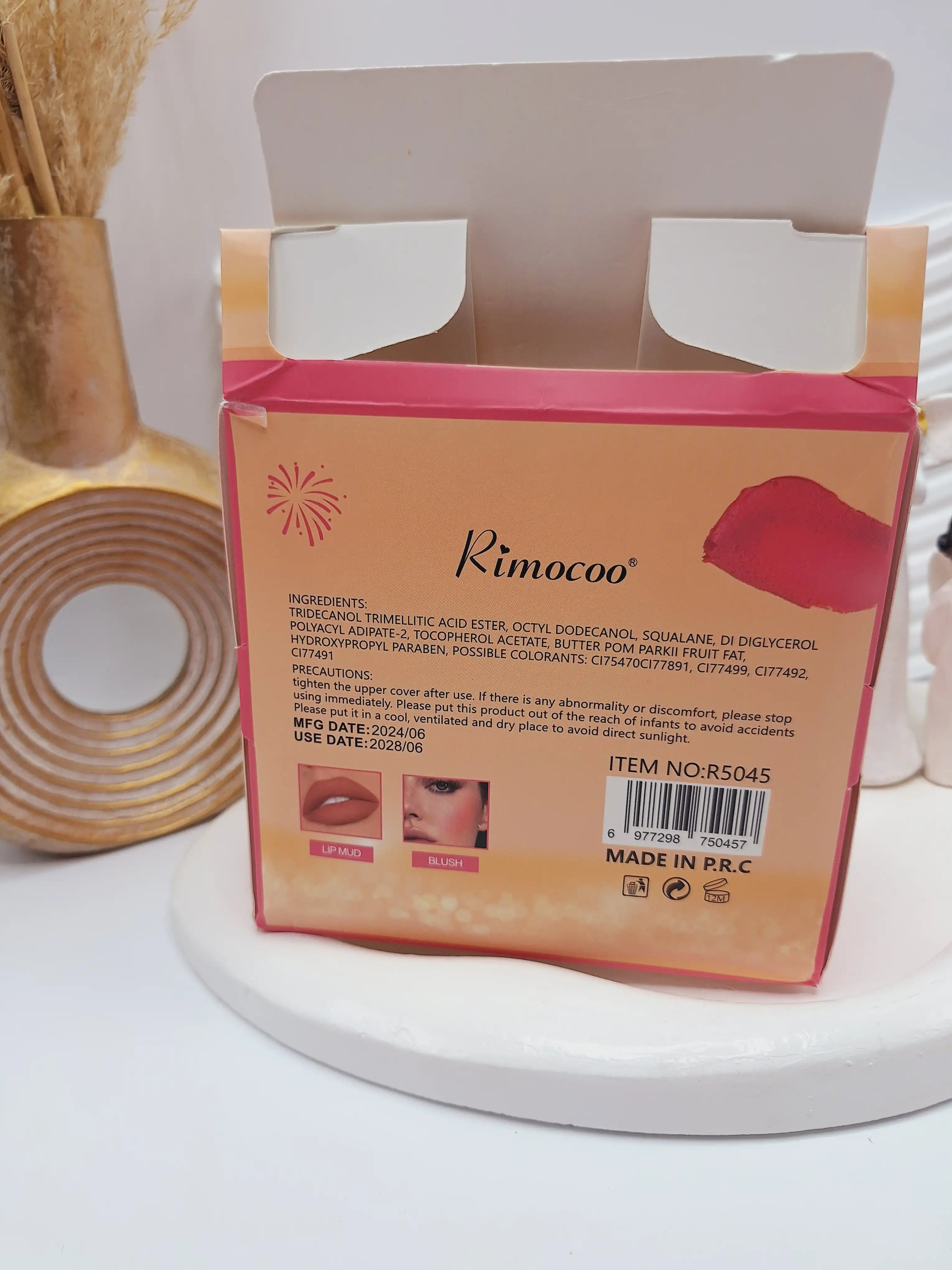 رژگونه پد دار قلمی پیچی Rimocoo کد 5045
